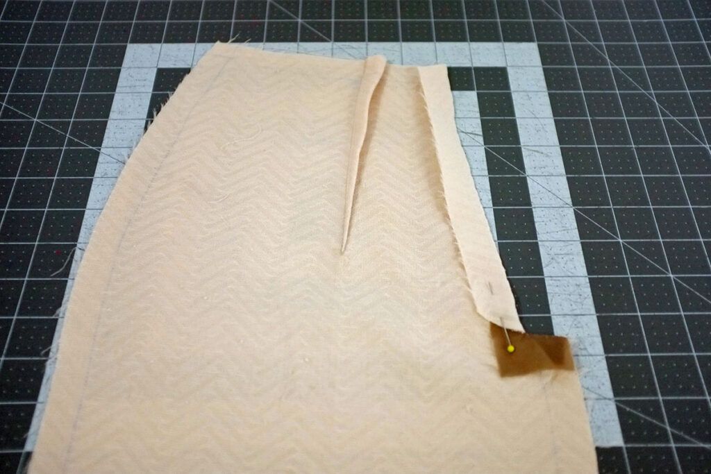 How to Sew an Exposed Zipper - Sew Daily