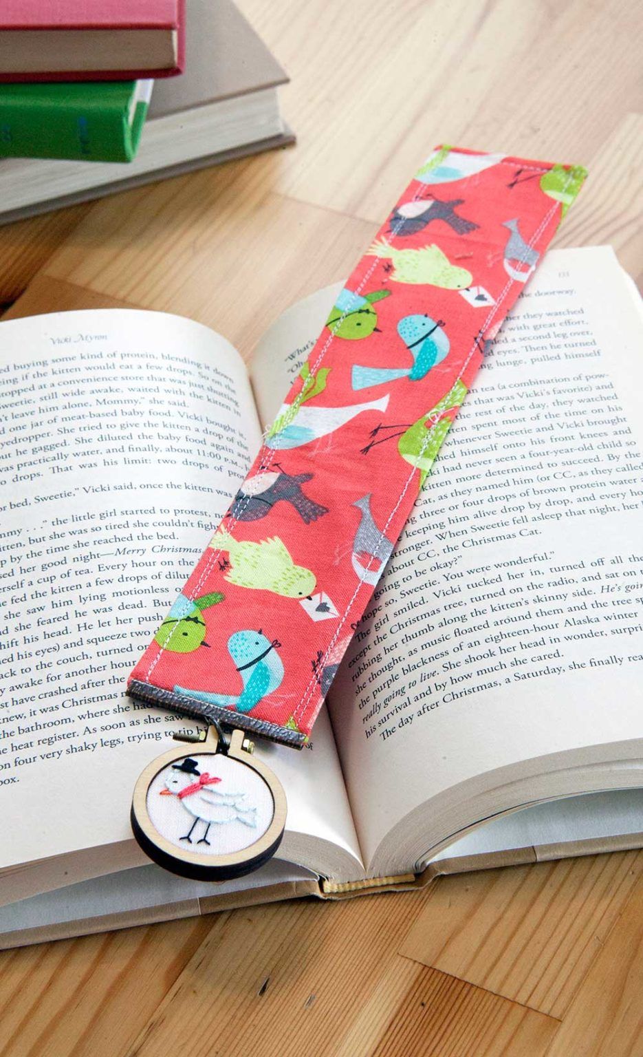 Free Embroidered Bird Bookmark Project - Sew Daily